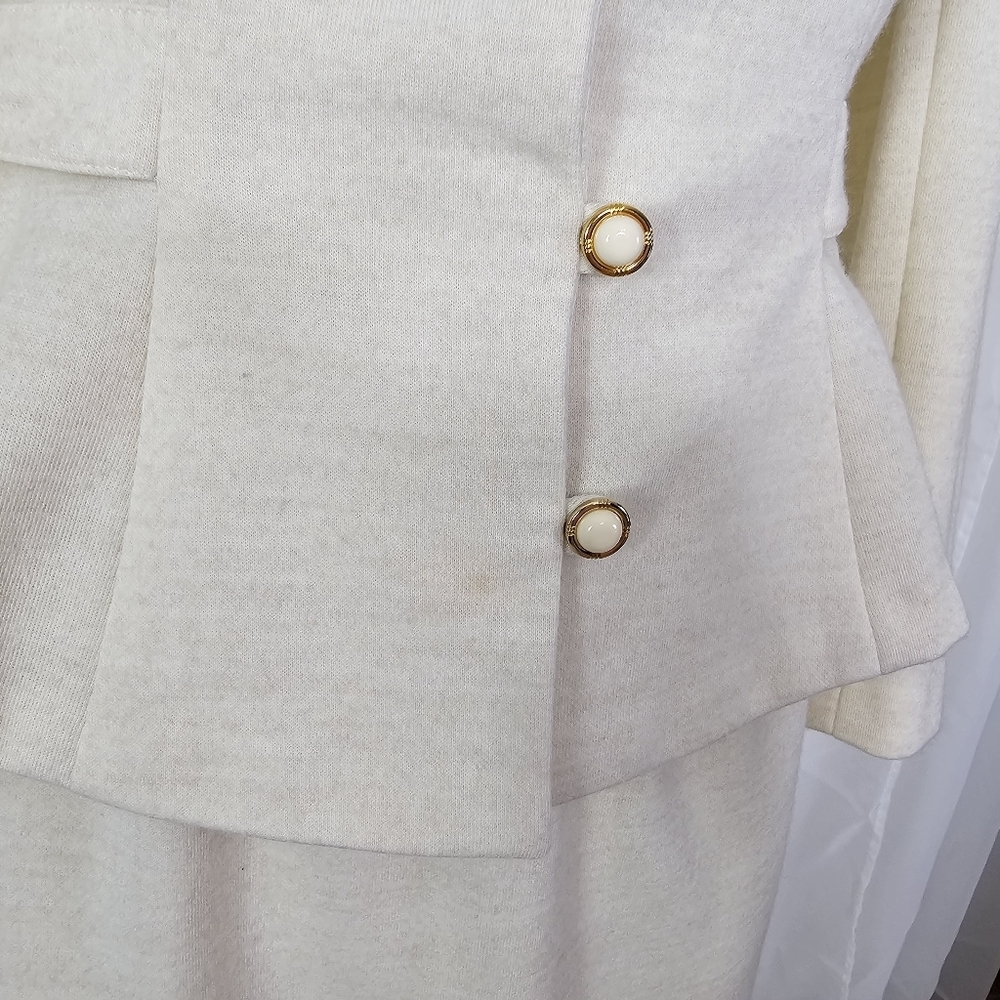 Vintage Elegant Cream Women's Skirt Set — Classic Professional Style - Picture 5 of 12